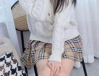甜予摄影 – 免费美图不止于此！思思的白棉袜，竟然让我心里偷偷开花。