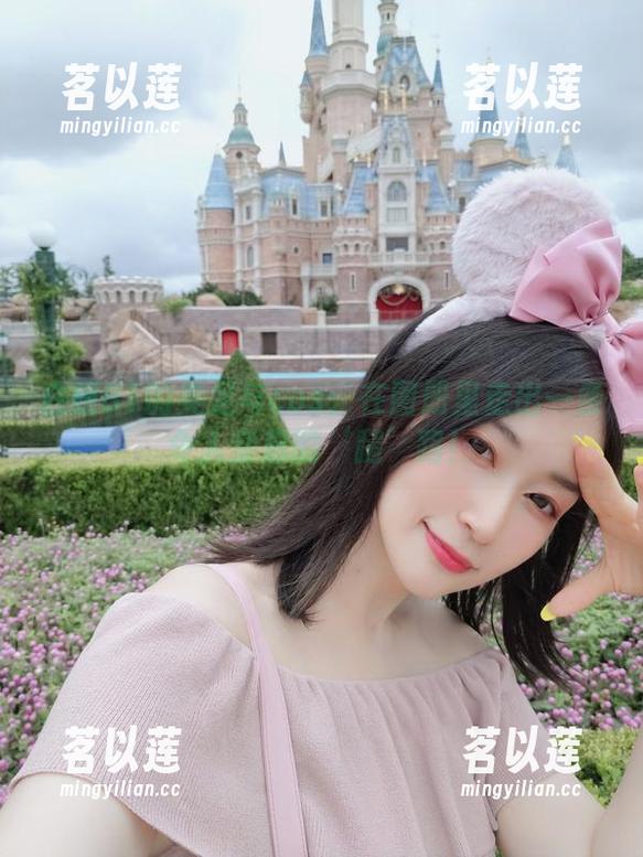 白银81 白银81的美足与cos:在图册里走出一条令人窒息的‘腿’路!