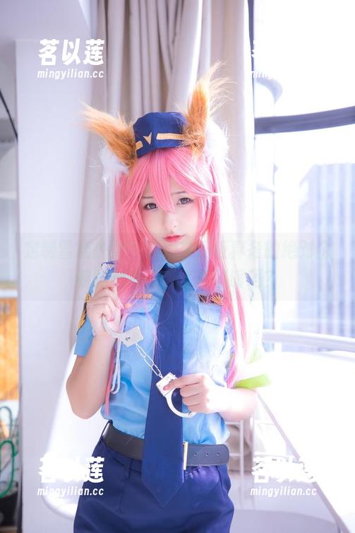 定制雪糕少女写真，神乐坂真冬的绝对企划能把冷冻感变成温暖吗？