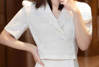 秀人网 – 见证Candy糖糖女王的定制写真——自拍界的风向标，绝对看得停不下来！