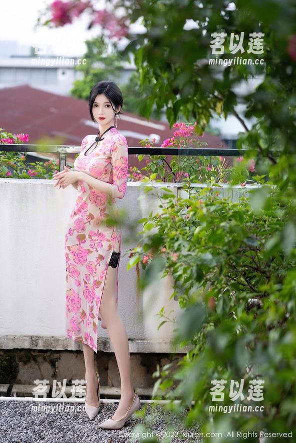 秀人网-Egg尤妮丝 秀人网 - 免费写真大放送:Egg尤妮丝的高跟鞋,穿出梦幻的所有可能