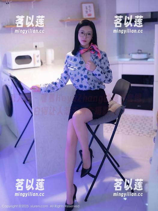 秀人网 - 看看HeyuZhang的纯白套图，白得让人想去做个摄影师！