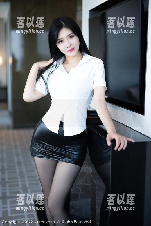 秀人网 - 唐翩翩的长腿：在美图中漫步，超乎想象的魅力！