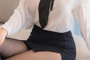 秀人网 – 精选娜露Selena的短裙：我只想问，还有谁能拒绝？