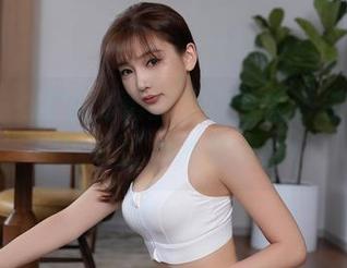 秀人网 – 被安沛蕾的婚纱全套秒杀，心情好到可以冲去买草莓！