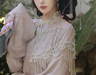 秀人网 – 关于安然anran和她的夏天：定制写真，随心所欲