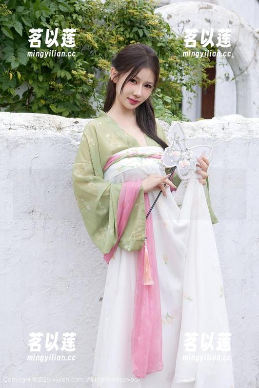 秀人网 - 在宋KiKi的夏日里，照片不仅好看，美图里的冰镇西瓜也让人揪心！