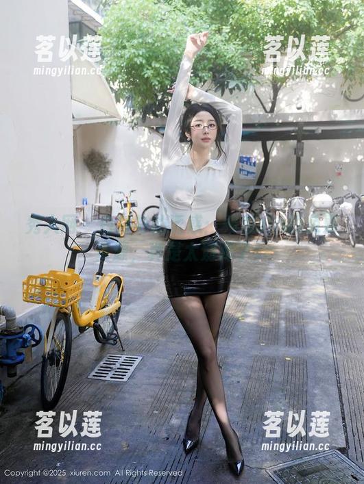 秀人网 - 白衬衫的诱惑：希雅sia的免费资源，真是太划算了！