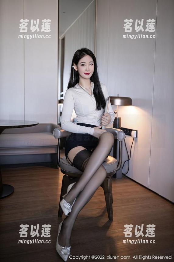 秀人网 - 引发LOL的李七喜奶牛高清写真，没看会后悔！
