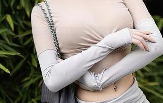 秀人网 – 芈琳娜的内衣秀：高清资源但不要指望遮羞