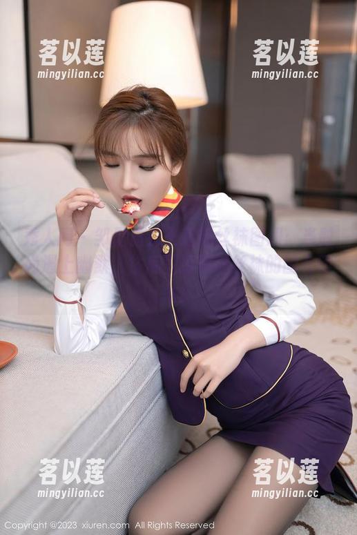 秀人网 - 邹晶晶女王最新丝袜图册：当时尚遇上幽默，往后甩掉你对丝袜的固有印象！