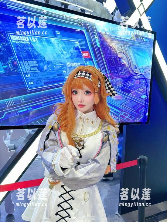 精选图片，紫氯氯扮演海贼王娜美，果然是个段子手！