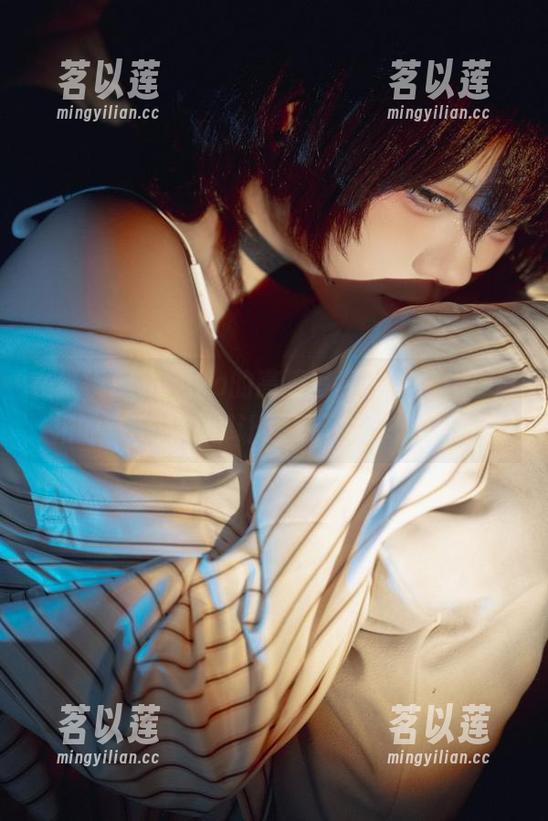纸悦Etsu_ko 在纸悦Etsu_ko的高清写真里,加代子白裙的每个细节都让我忍不住想念什么…