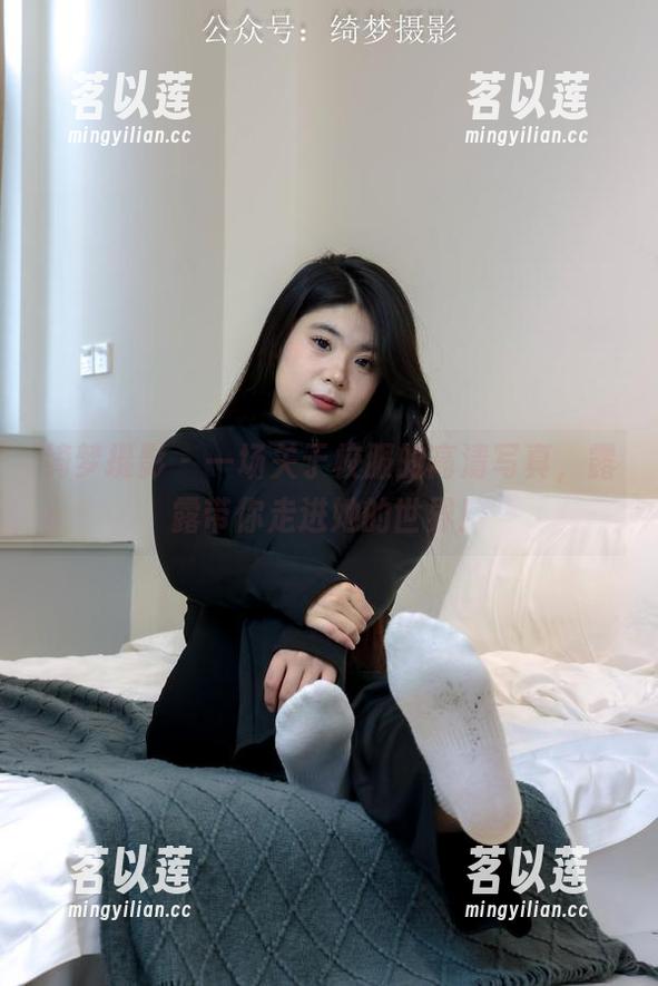 绮梦摄影 - 一场关于校服的高清写真，露露带你走进她的世界！