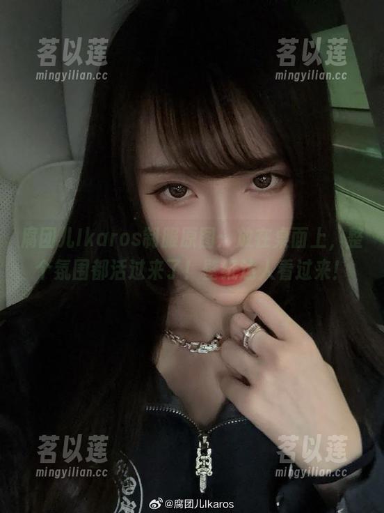 腐团儿Ikaros制服原图：放在桌面上，整个氛围都活过来了！壁纸达人看过来！