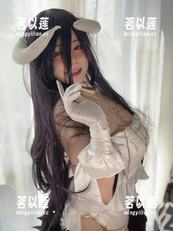 微密圈 - 葱油饼er大放异彩：短裤图集下载，别错过这波惊喜！