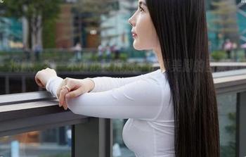 蜜桃社 – 抱歉，我一不小心又沉迷于伊琳美脚的图集资源了，谁来拉我一把？