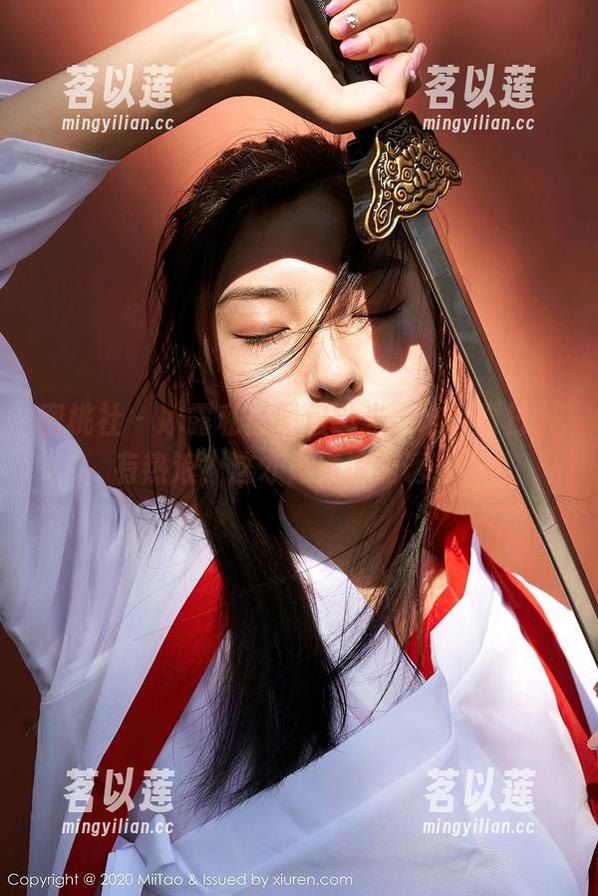 蜜桃社 - 冰露私房图包曝光，谁说夏日只有热浪？这才是清凉的诱惑！