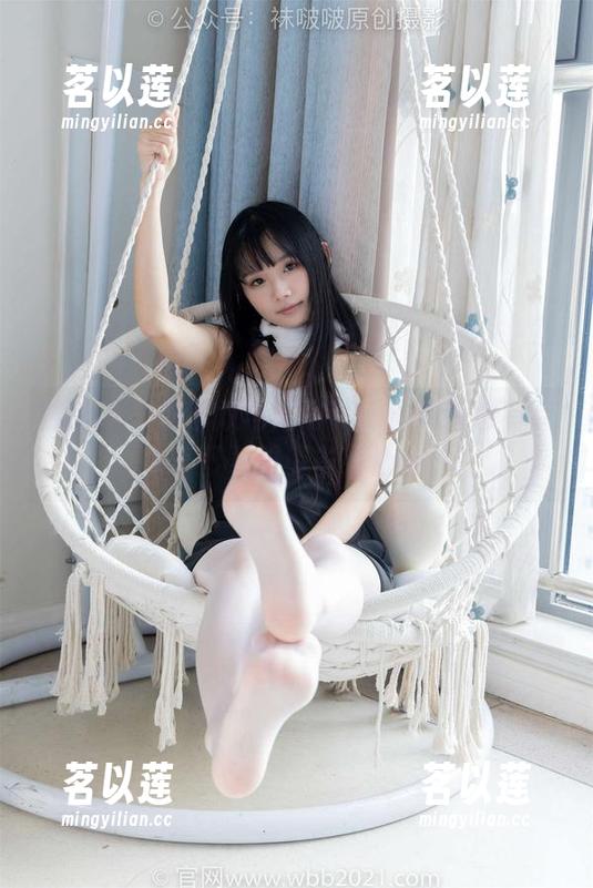 袜啵啵-苏苏 袜啵啵 - 苏苏双马尾写真:小清新也有点毒,下载时请备好心脏。