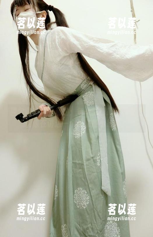 西尔酱的魔法私拍：每一张刻晴腿的美图都像在讲述一个隐秘的小故事。