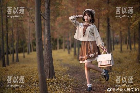 迷失人形QUQ 感受一下,迷失人形QUQ的新照片与她的学院幻想曲有多奇妙!