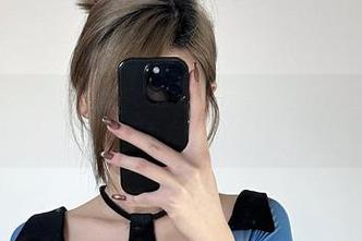 微密圈 – 醇子小姨原图分享：灰色的飒，让我想到那种无法言喻的吸引力，唉！