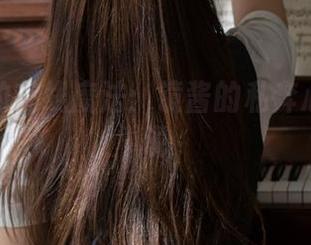 连衣裙的在线魔法：镜酱的私奔心事慢慢说