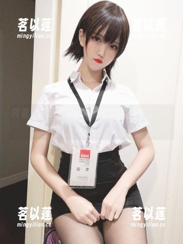 阿薰kaOri的最新牛仔裤套图，穿着它我怕是要被潮流淹没了！