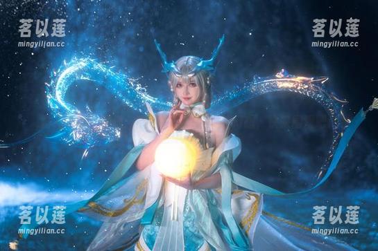 露儿大魔王呈现：高清图集中的女孩幻想，快来围观吧！