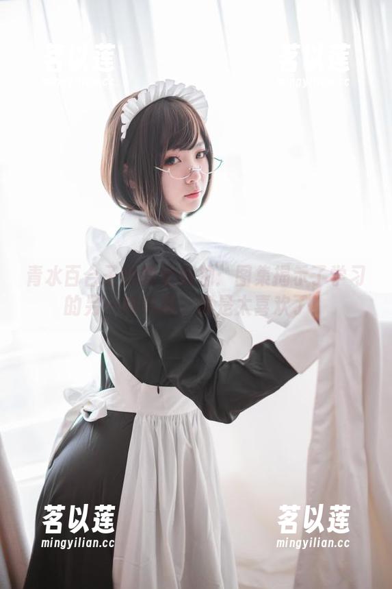 青水百合子的教室私拍：图集揭示了学习的另一种乐趣，真是太喜欢了！