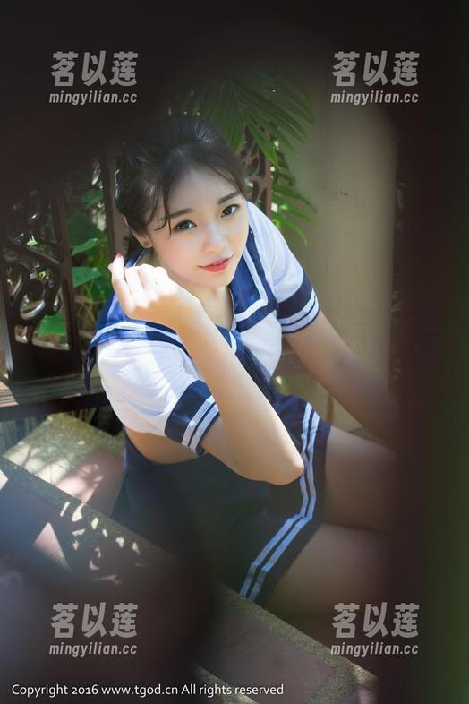 青豆客 - 吕梦玉的丝袜定制写真，轻轻一抖，浪漫就在你眼前