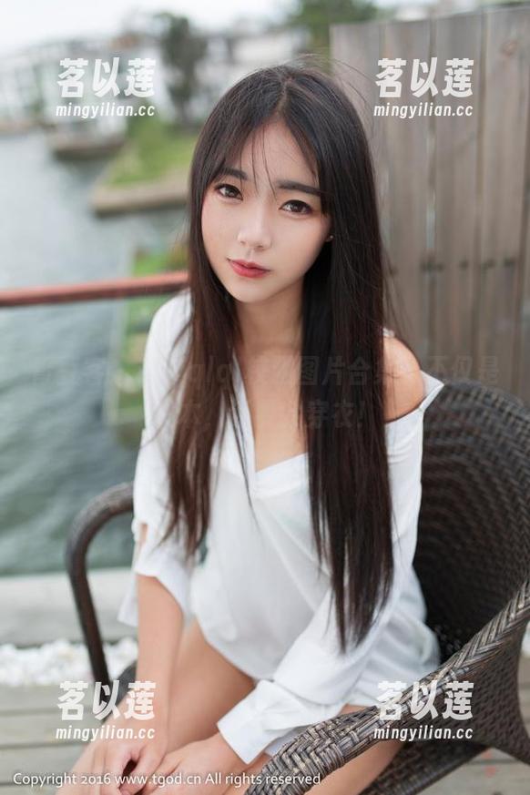 青豆客 - 琪琪qlql校服图片合集：不仅是书本，还要会穿衣！