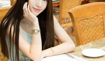 青豆客 – 艾小青居家写真：图片里的惬意，真想偷个懒也是一种享受。