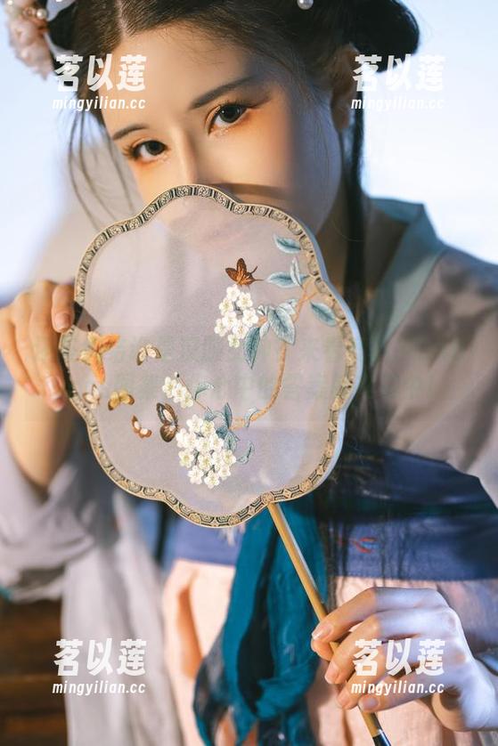 还在纠结谁是汉服女神？来看鹿八岁babycos图集，你心中的答案就在其中！